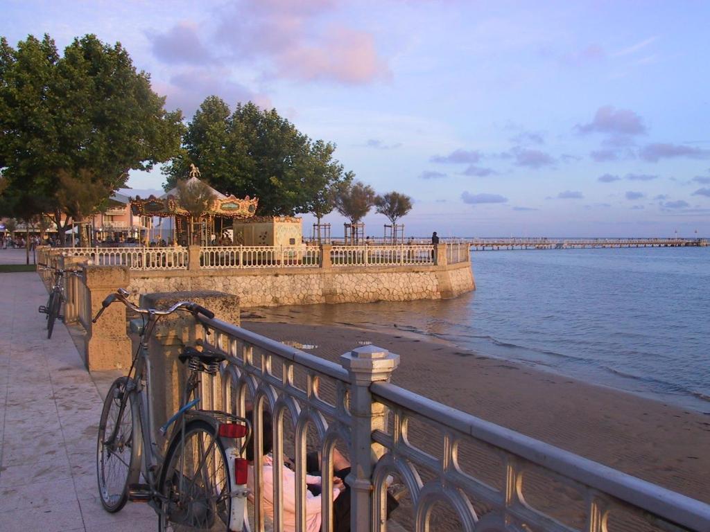 Villa Robert Shumann, A 700 M De La Plage Andernos-les-Bains Bilik gambar